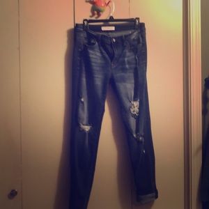 Stretchy distressed jeans by Kancan